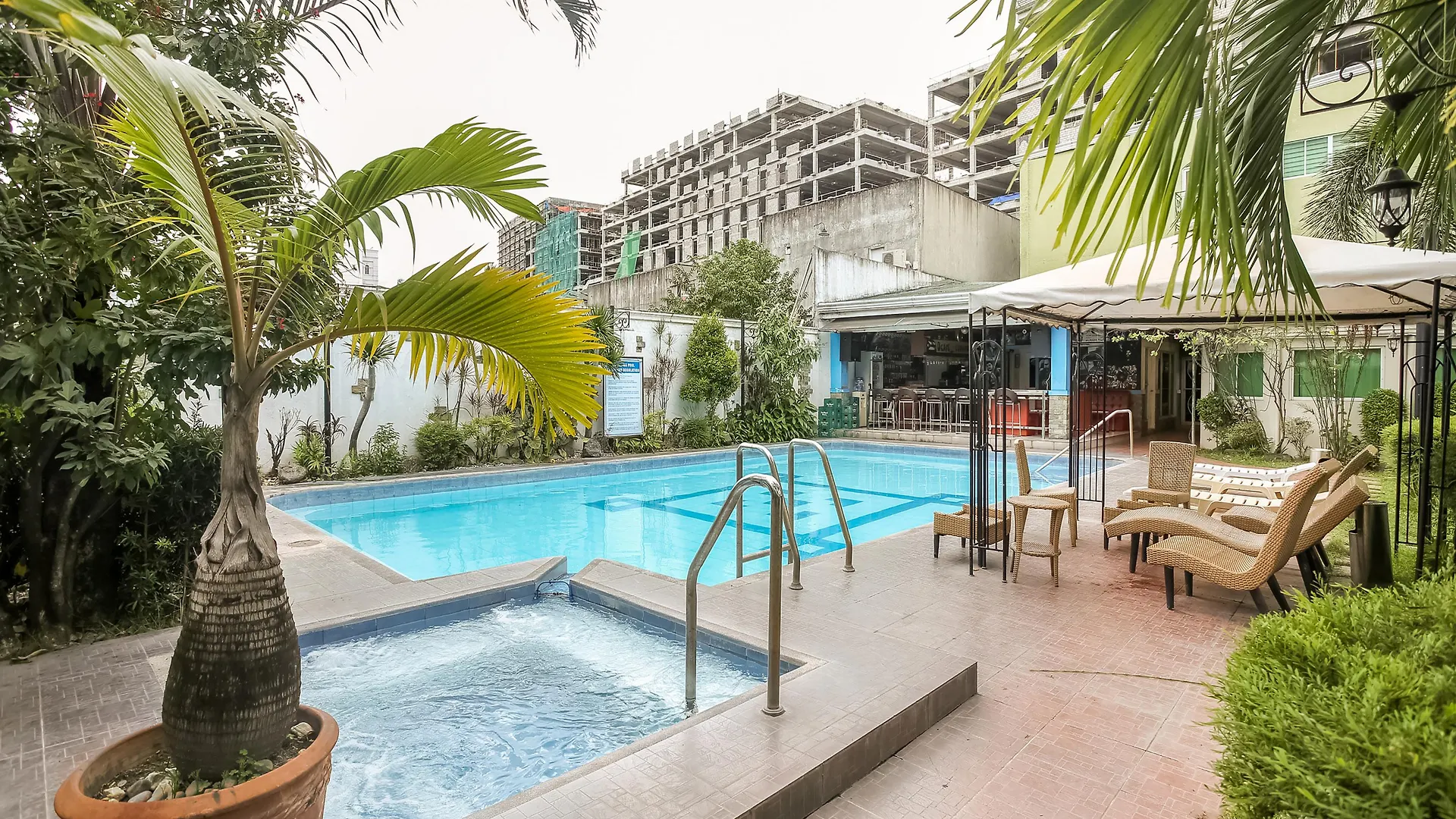 Hotel Euroasia By Bluebookers Angeles 3*,  Philippines