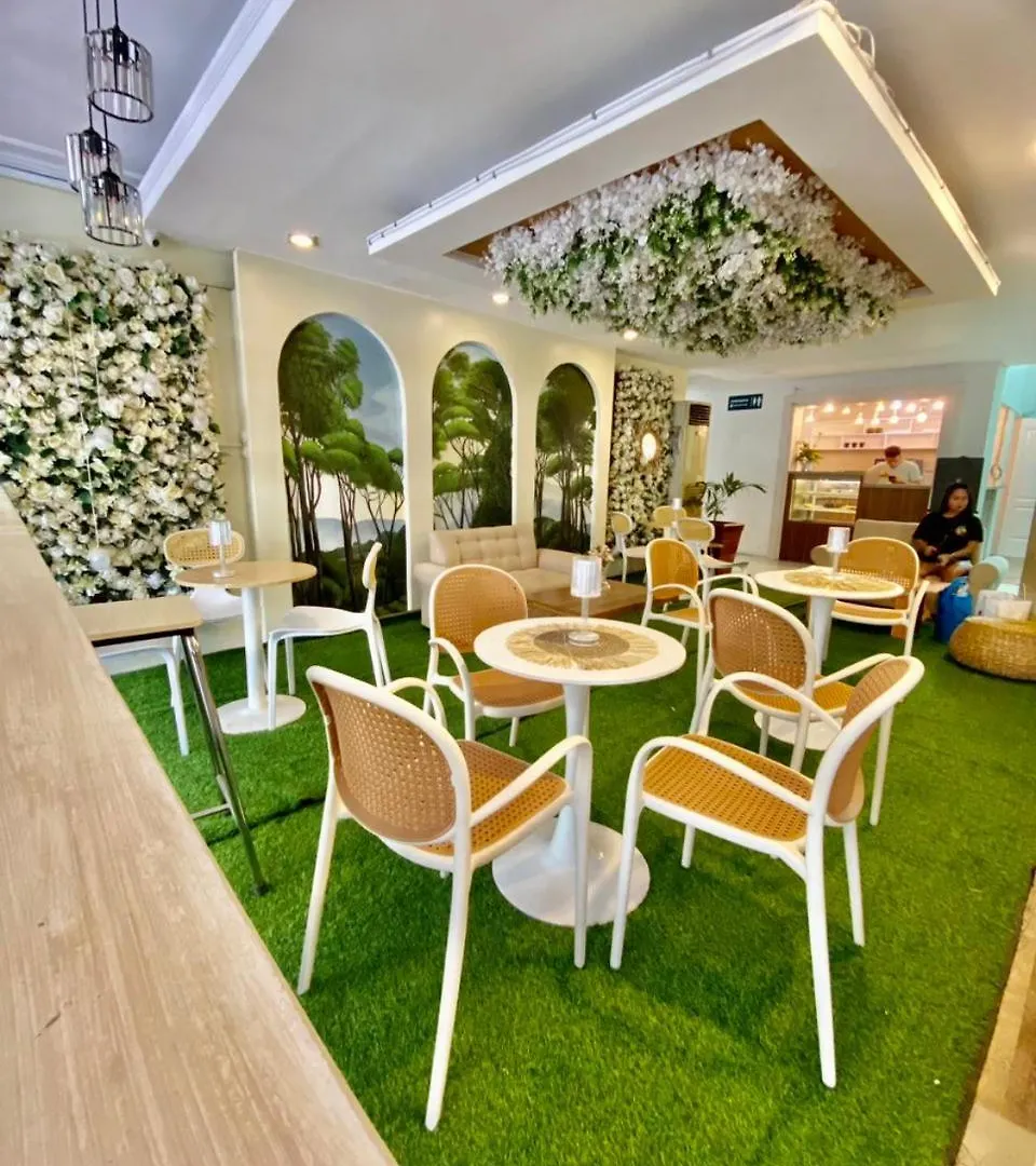 Hotel Euroasia By Bluebookers Angeles