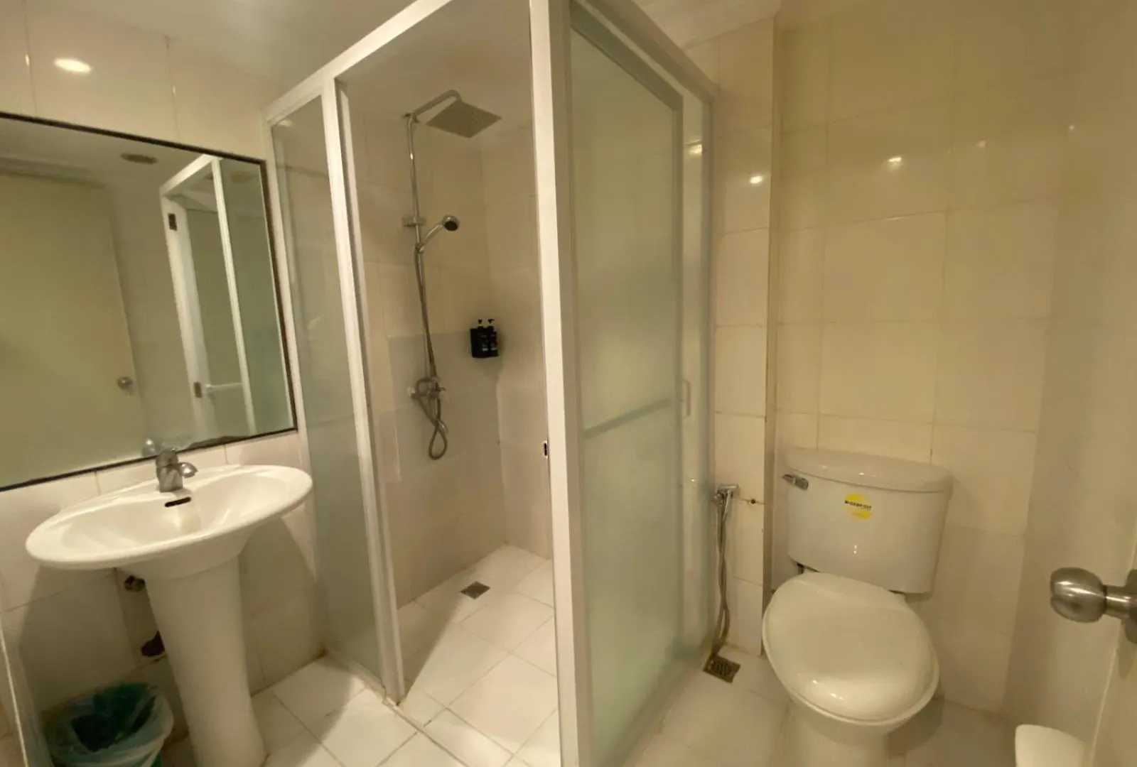 Hotel Euroasia By Bluebookers Angeles