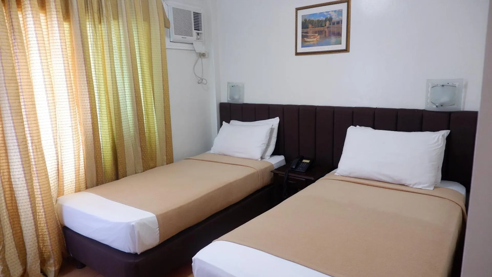 Hotel Euroasia By Bluebookers Angeles 3*,  Philippines