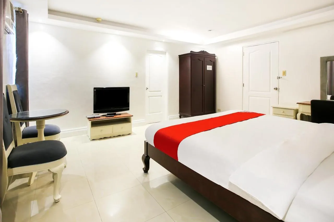 Hotel Euroasia By Bluebookers Angeles