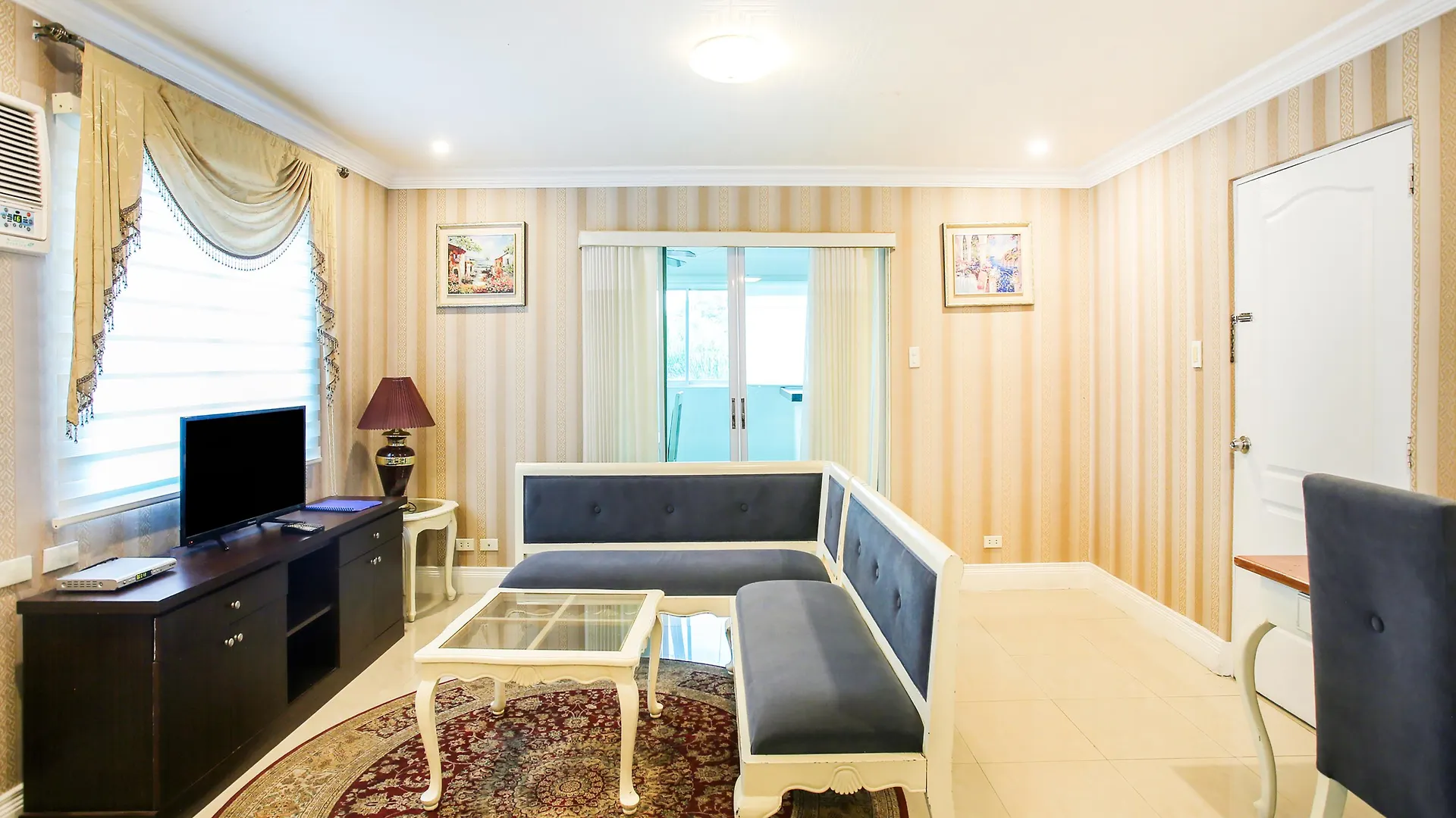 Hotel Euroasia By Bluebookers Angeles