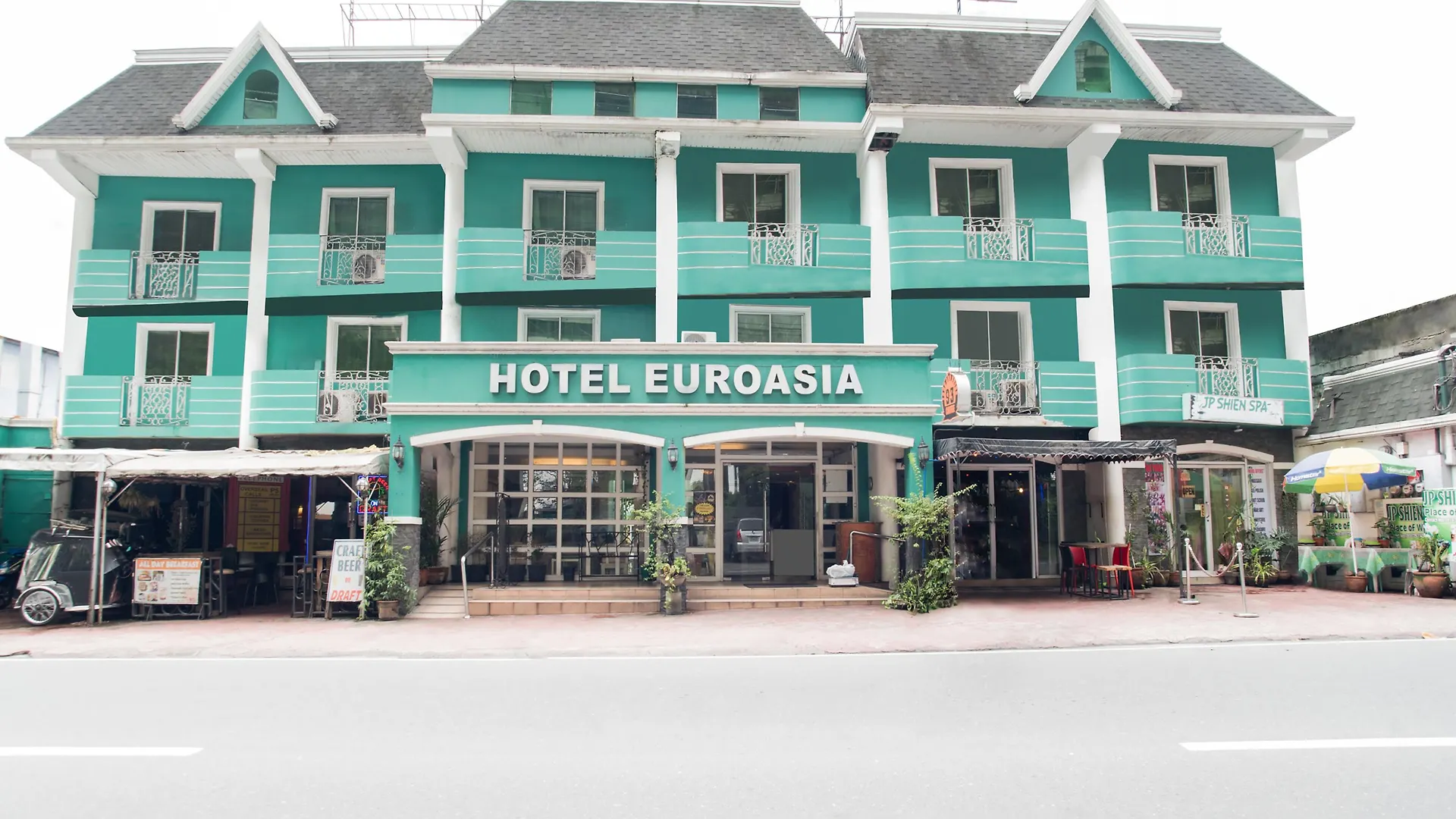 Hotel Euroasia By Bluebookers Angeles