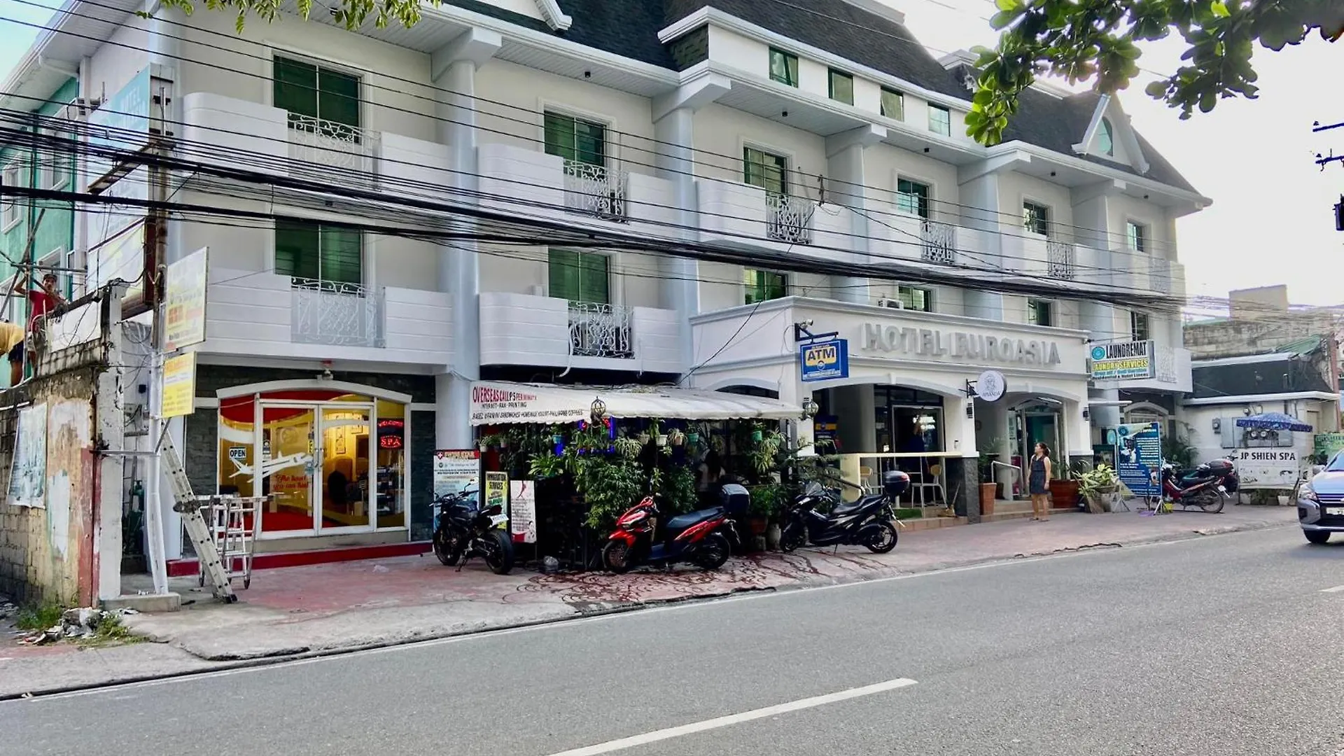 Hotel Euroasia By Bluebookers Angeles