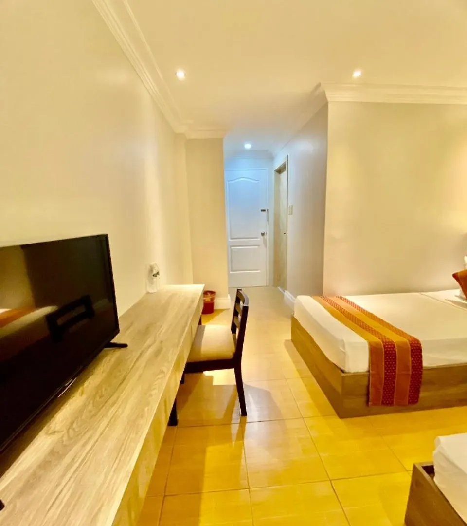 Hotel Euroasia By Bluebookers Angeles 3*,