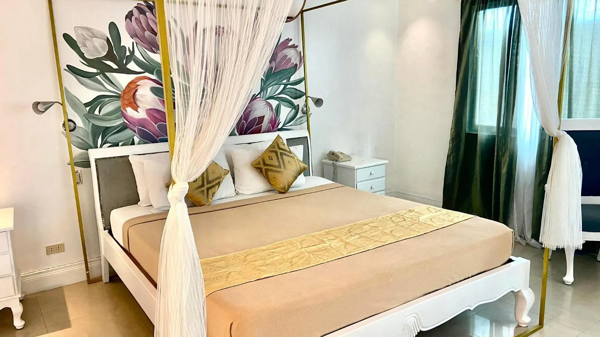 Hotel Euroasia By Bluebookers Angeles