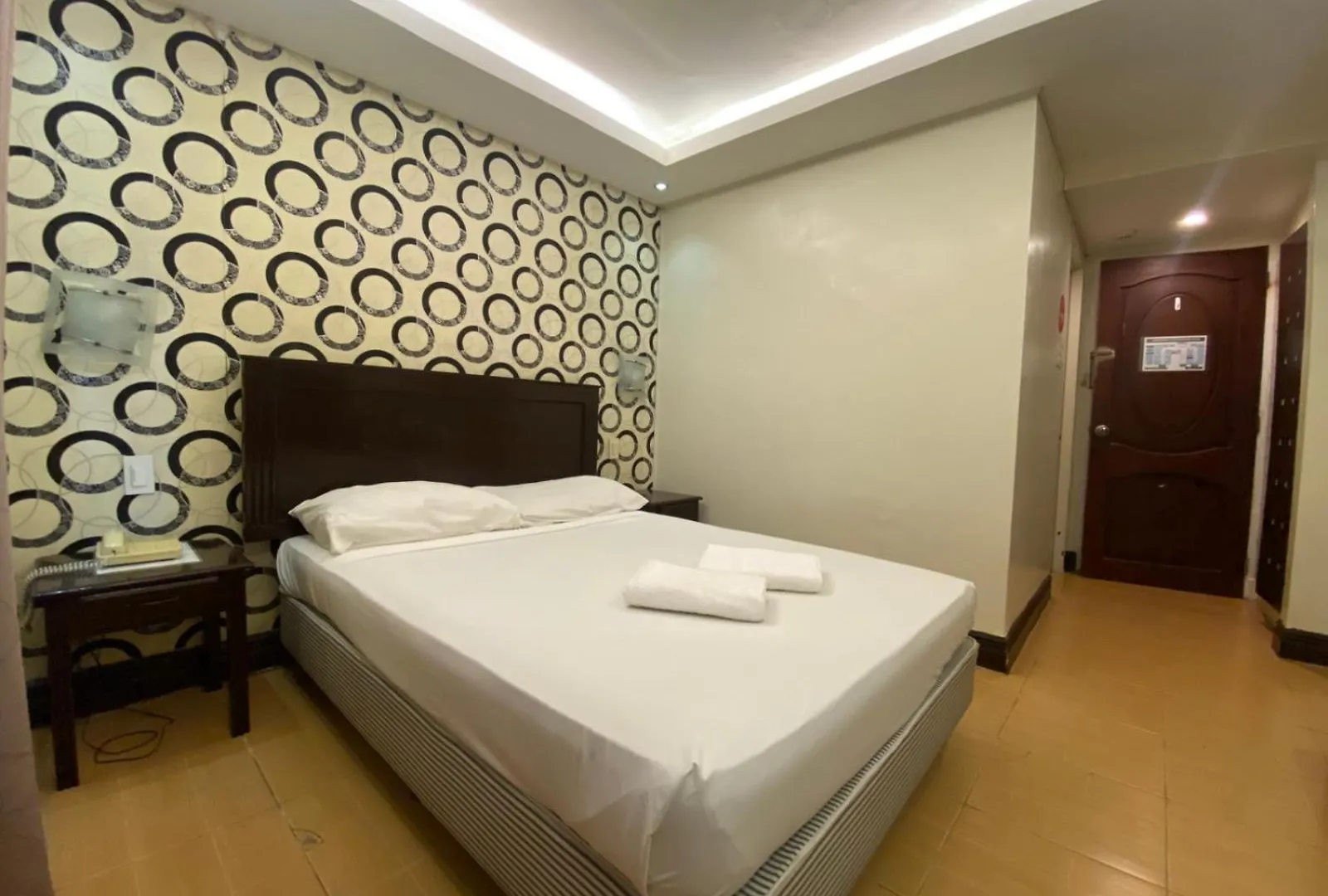 Hotel Euroasia By Bluebookers Angeles 3*,