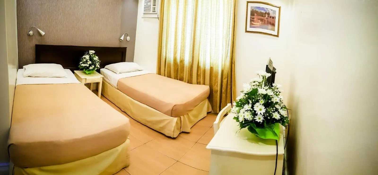 Hotel Euroasia By Bluebookers Angeles 3*,  Philippines
