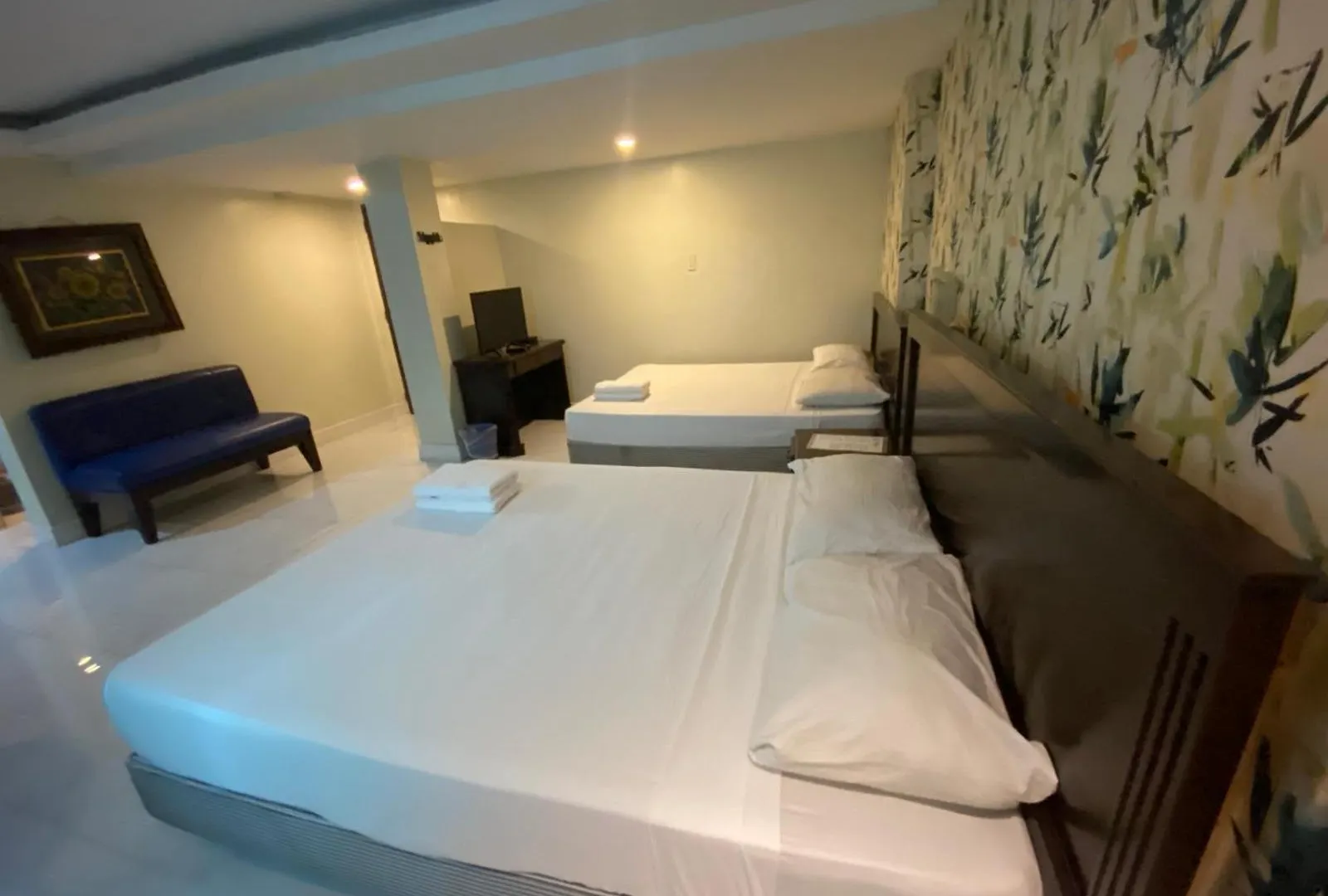 Hotel Euroasia By Bluebookers Angeles 3*,  Philippines