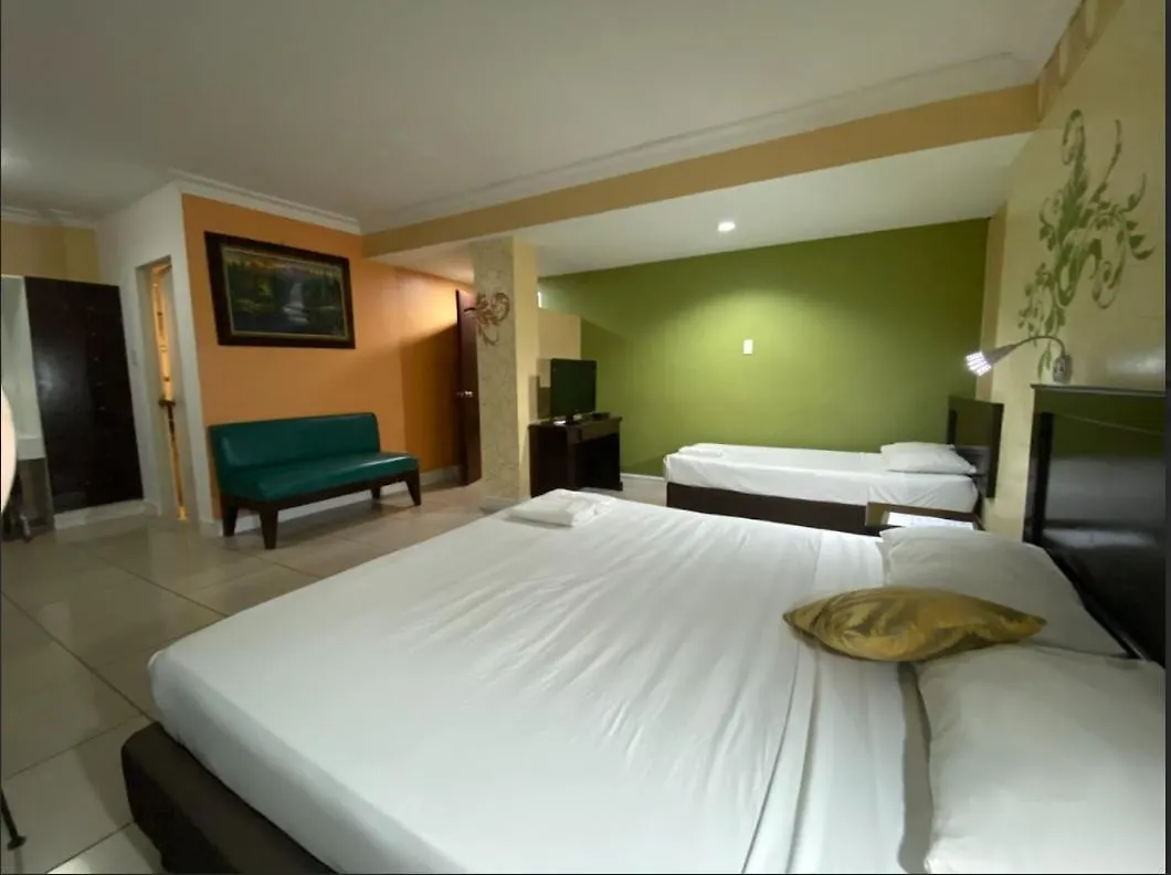 Hotel Euroasia By Bluebookers Angeles