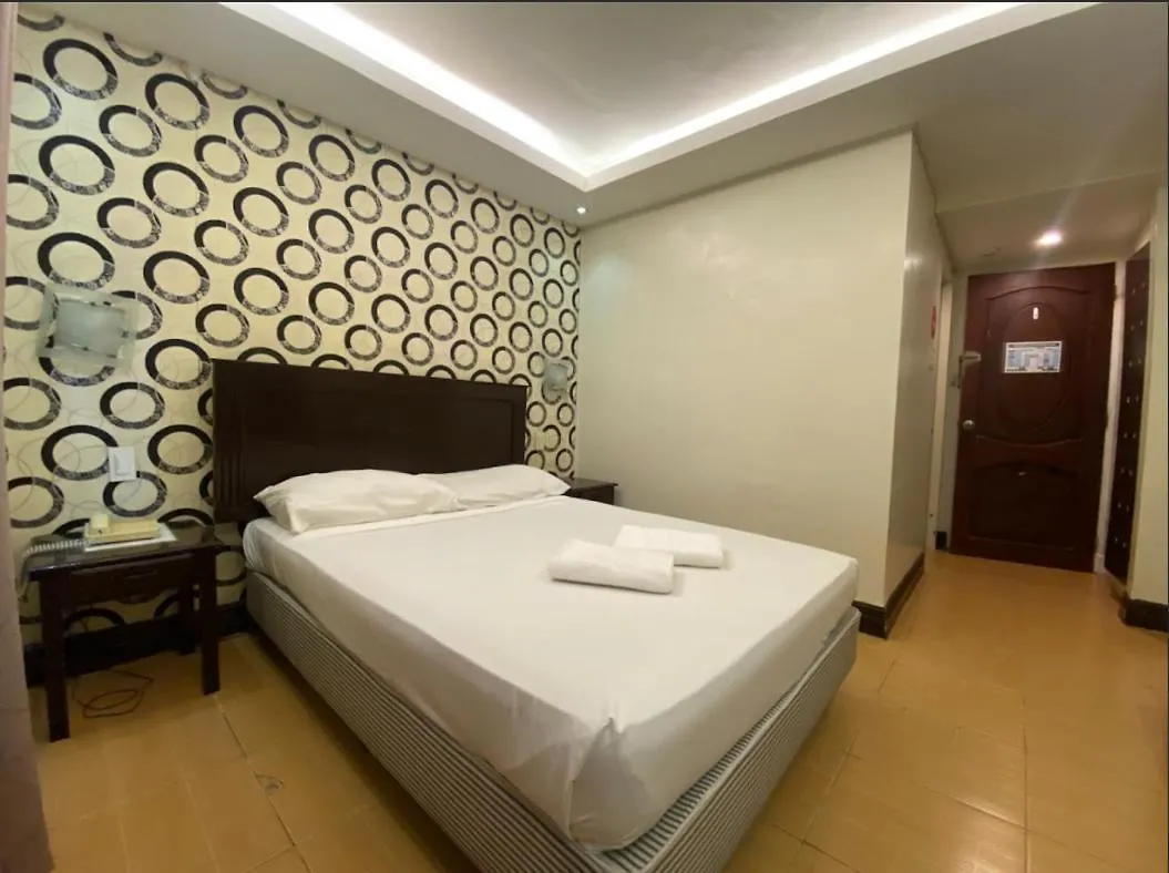 ***  Hotel Euroasia By Bluebookers Angeles Filipíny