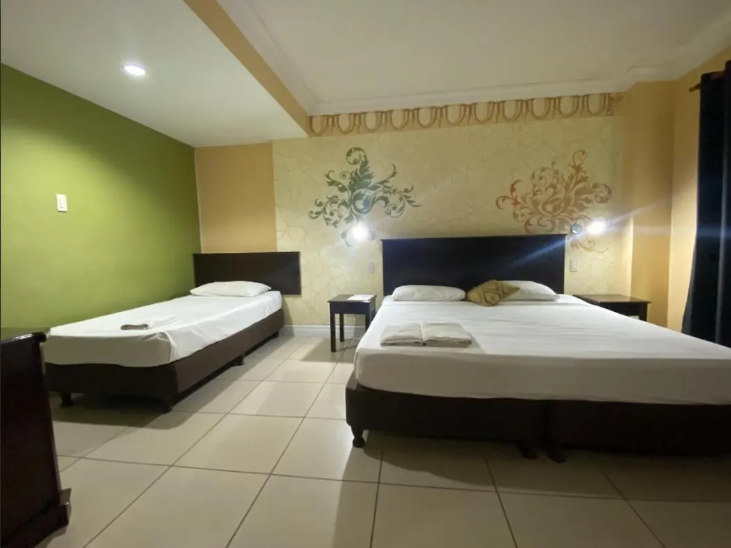Hotel Euroasia By Bluebookers Angeles 3*,  Filipíny
